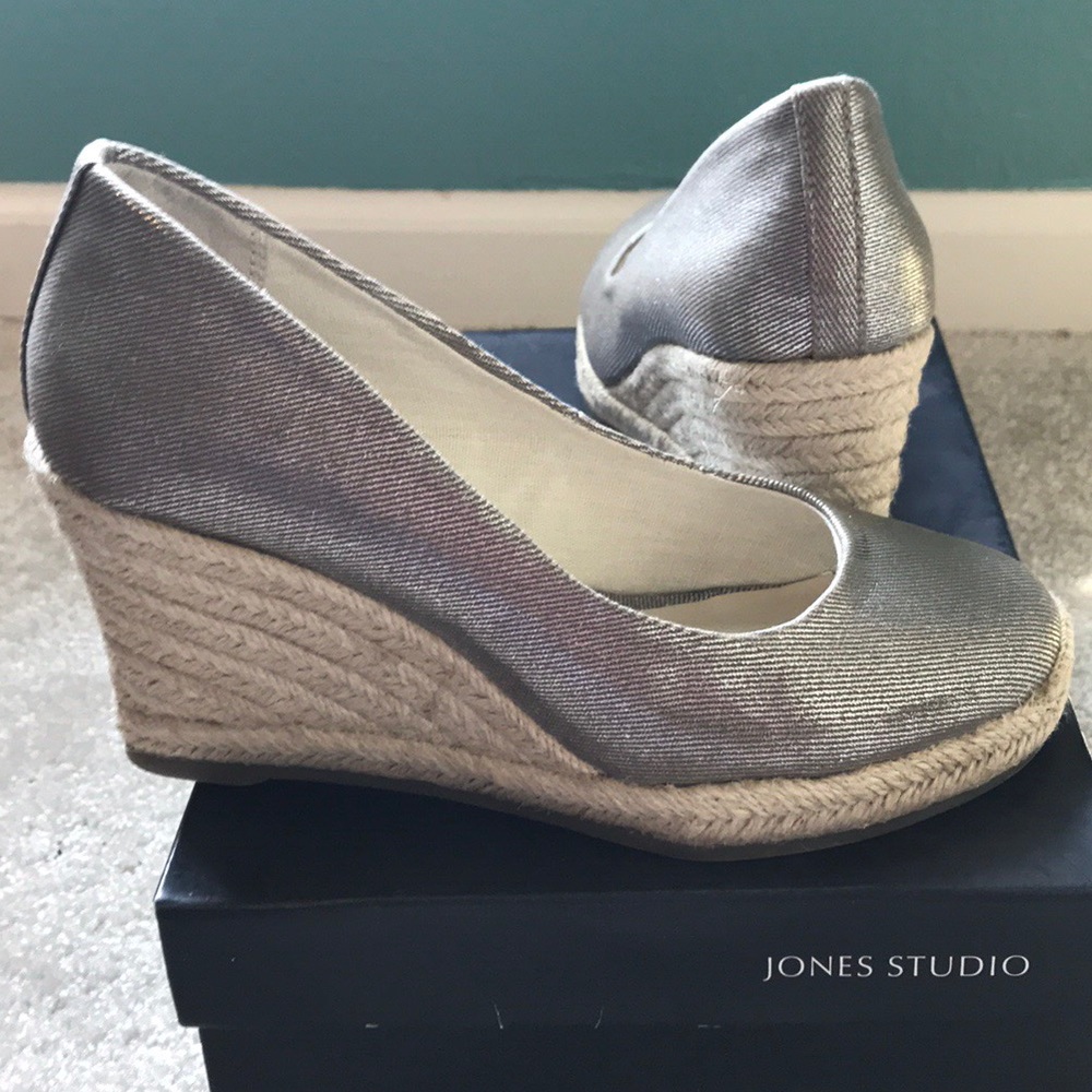 NEW Taupe metallic wedge espadrilles
